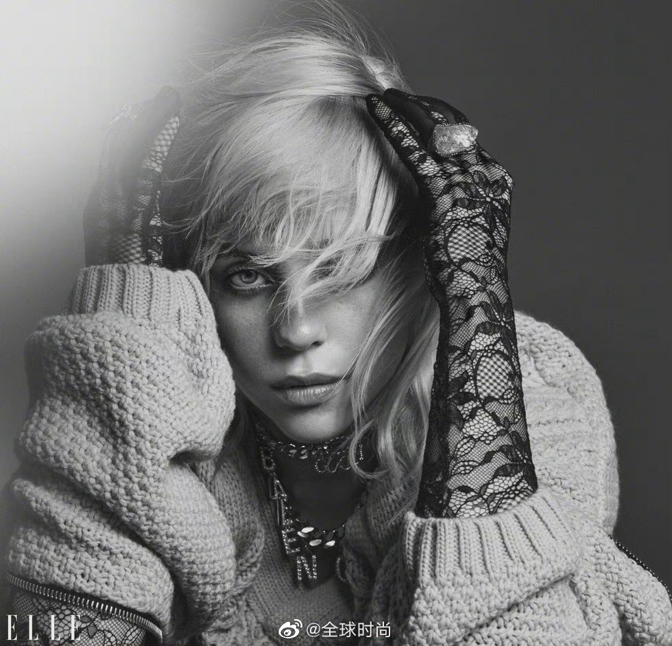 billie eilish "碧梨"登上elle 美国版十月刊封面……__财经头条