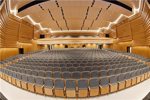 11月27日,记者从昆明剧院获悉,在建院65周年之际,昆明剧院开启了大