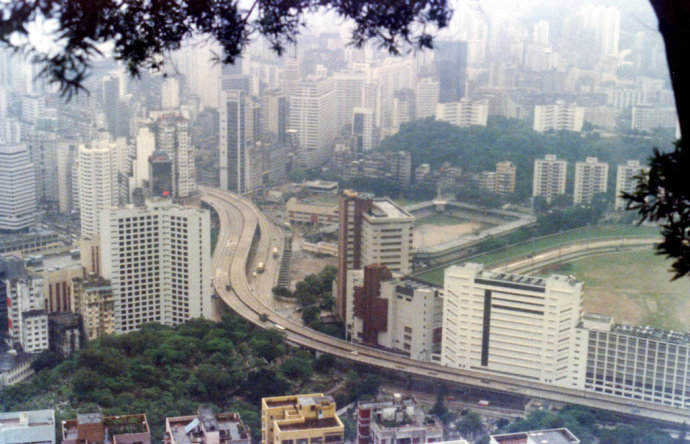 1982年的香港,那一年,英国首相撒切尔夫人到北京展开对话