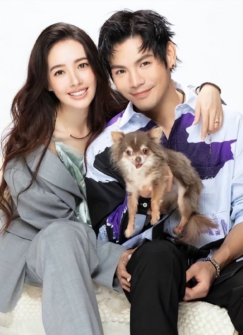 向太分享自己33岁旧照片,和郭碧婷模样神似,她本人也亲自点赞