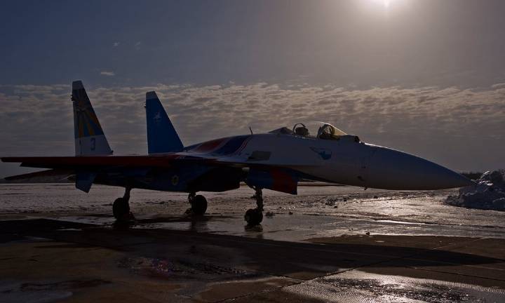落日余晖,Su-35(Su-27M) Super Flanker“超级侧卫”多用途歼击机|雷达|战斗机_新浪新闻