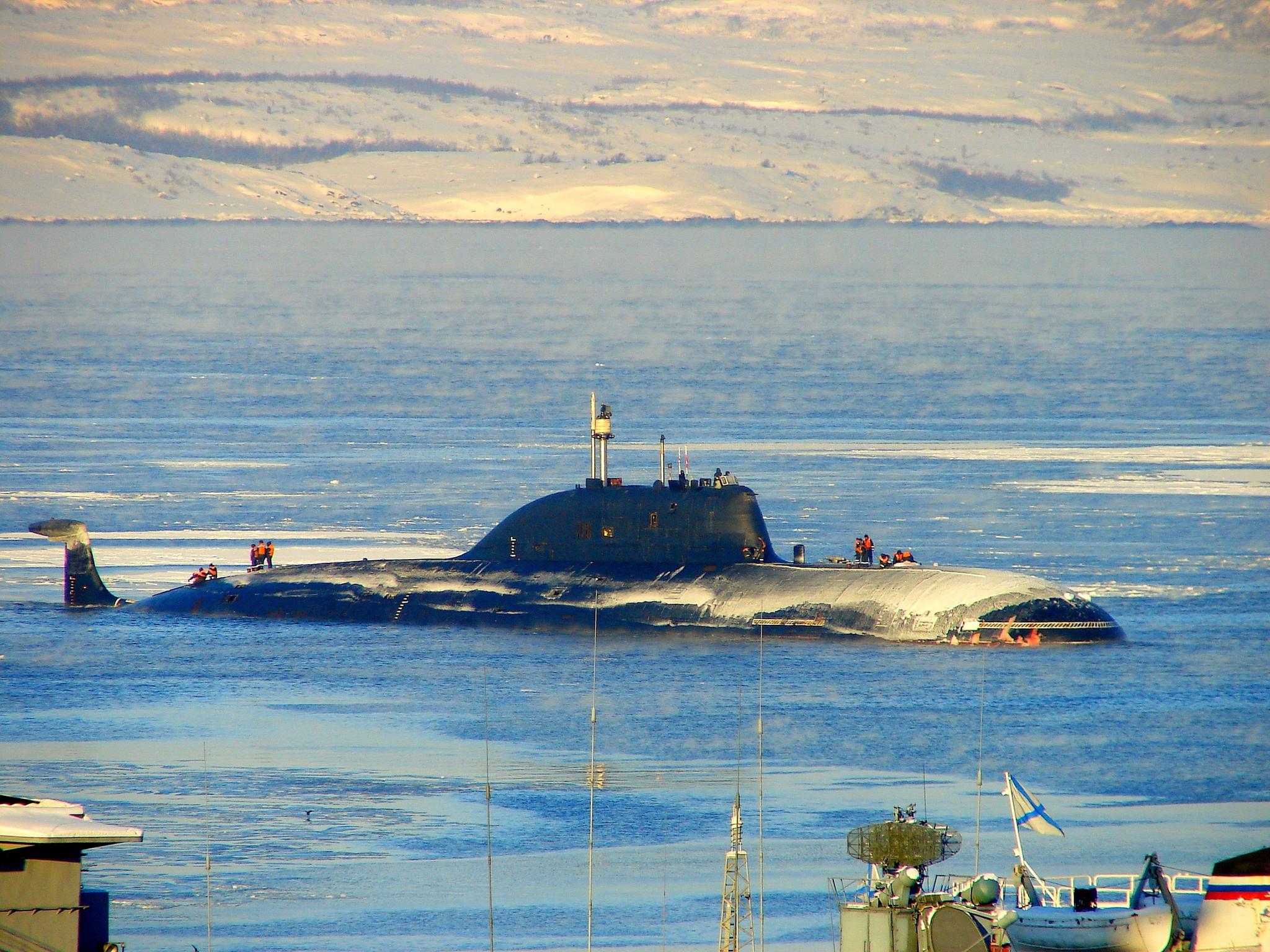 俄国北莫尔斯克基地的核潜艇为即将到来的俄国海军节做出航准备