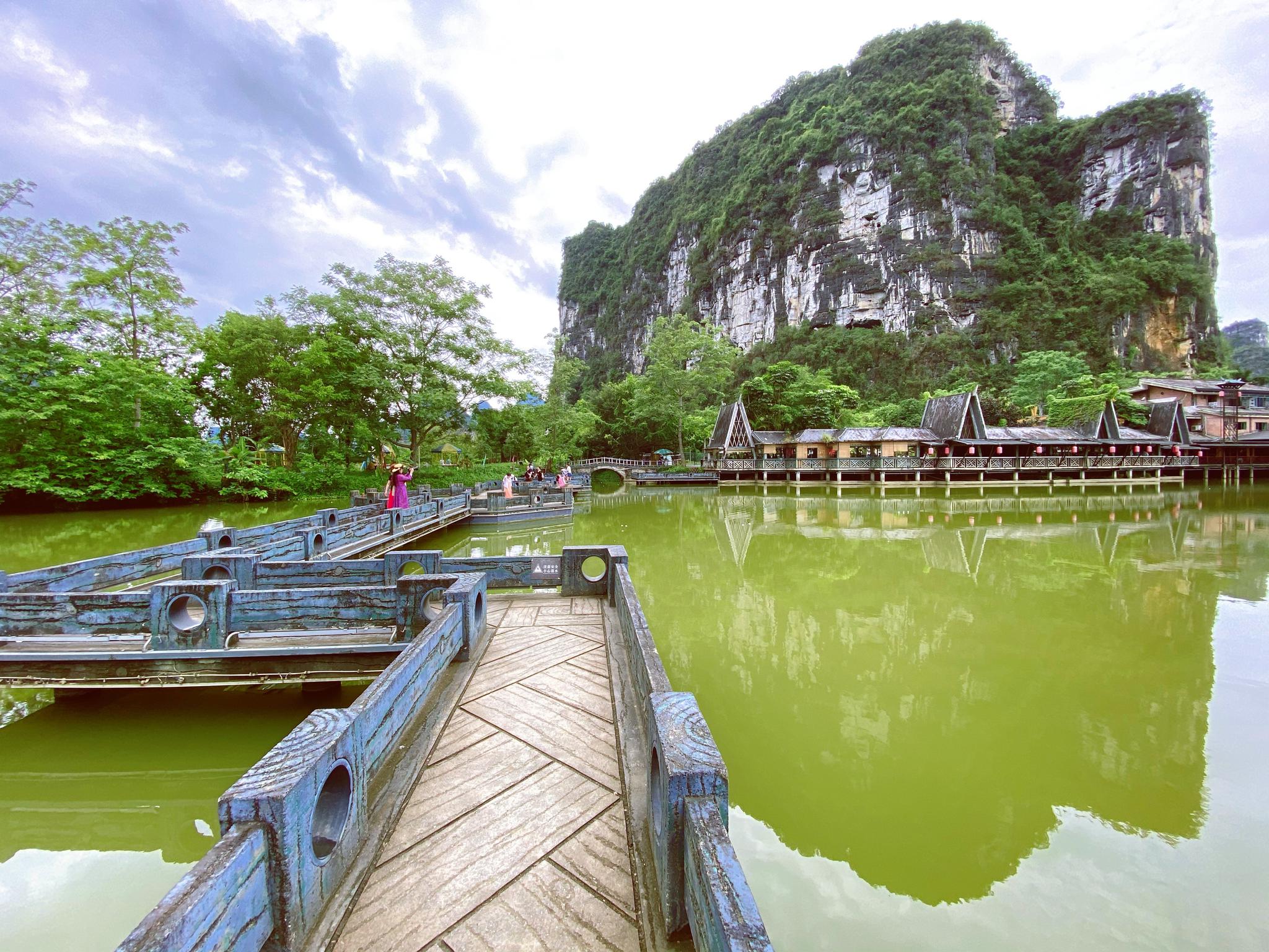 明仕田园广西崇左最仙田园因花千骨大火