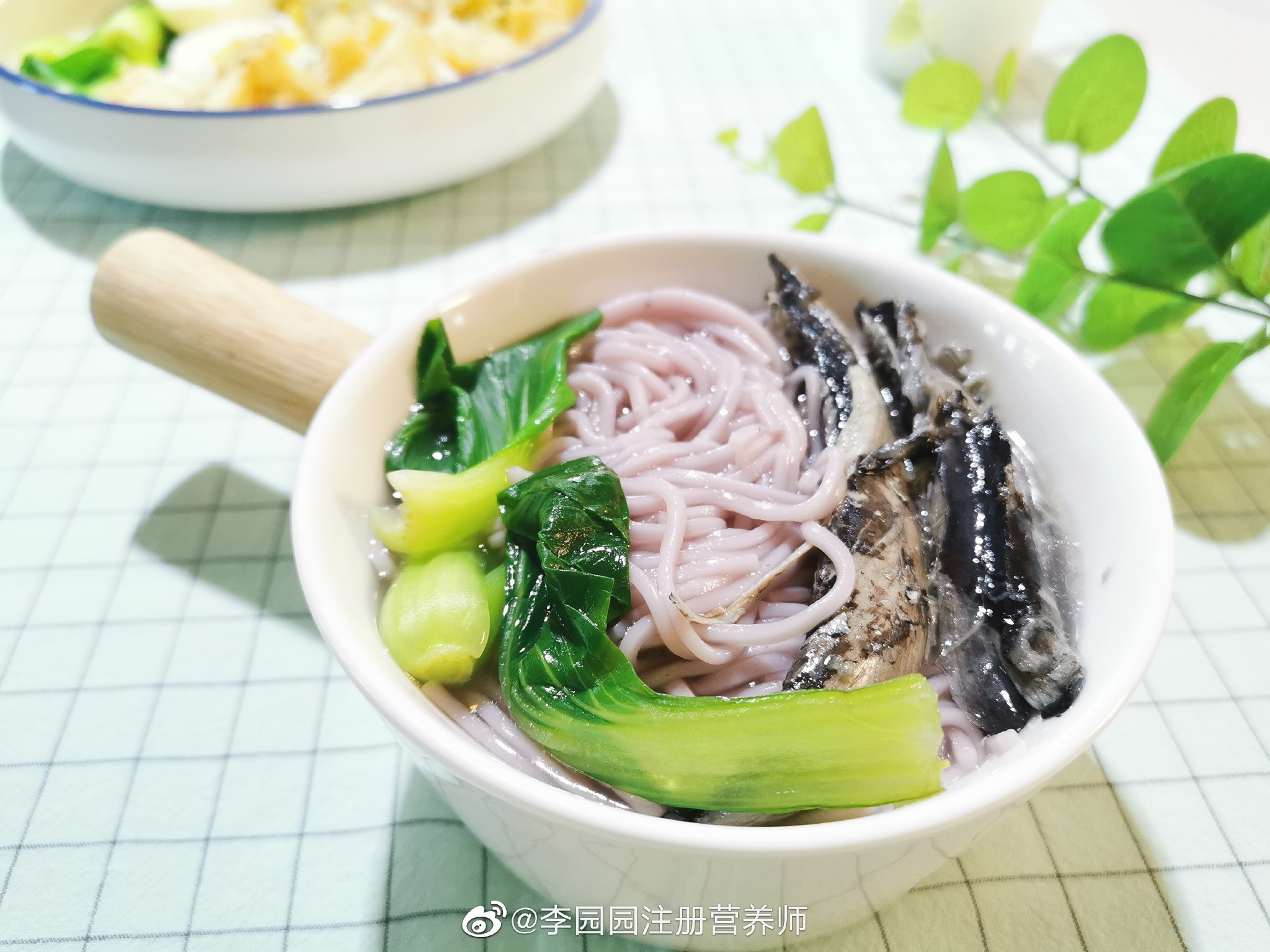 早乌鸡汤小油菜紫薯面洋葱土豆饼清炒菜花