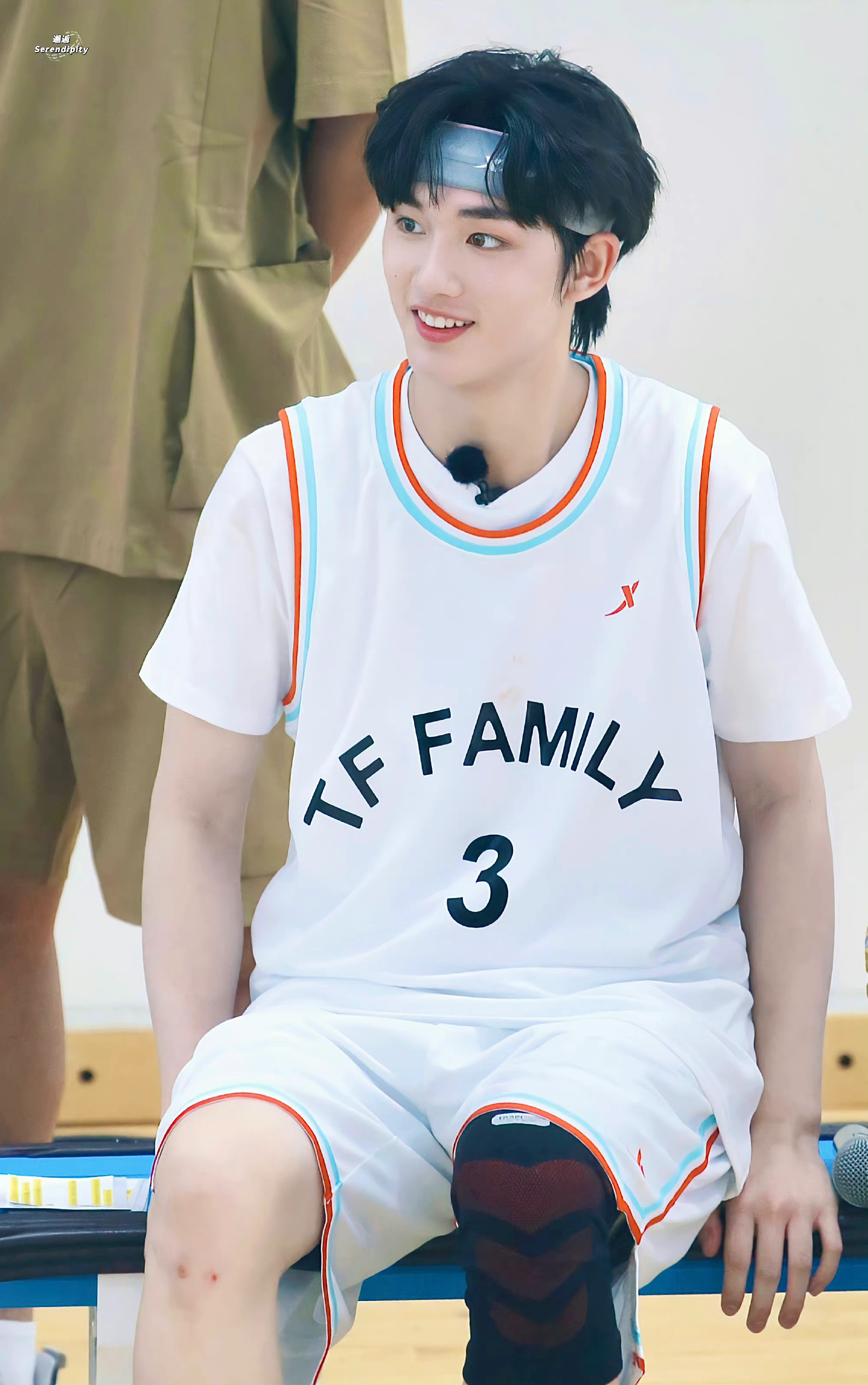 丁程鑫夏日运动会饭拍 举手投足都好帅!_高清图集_新浪网