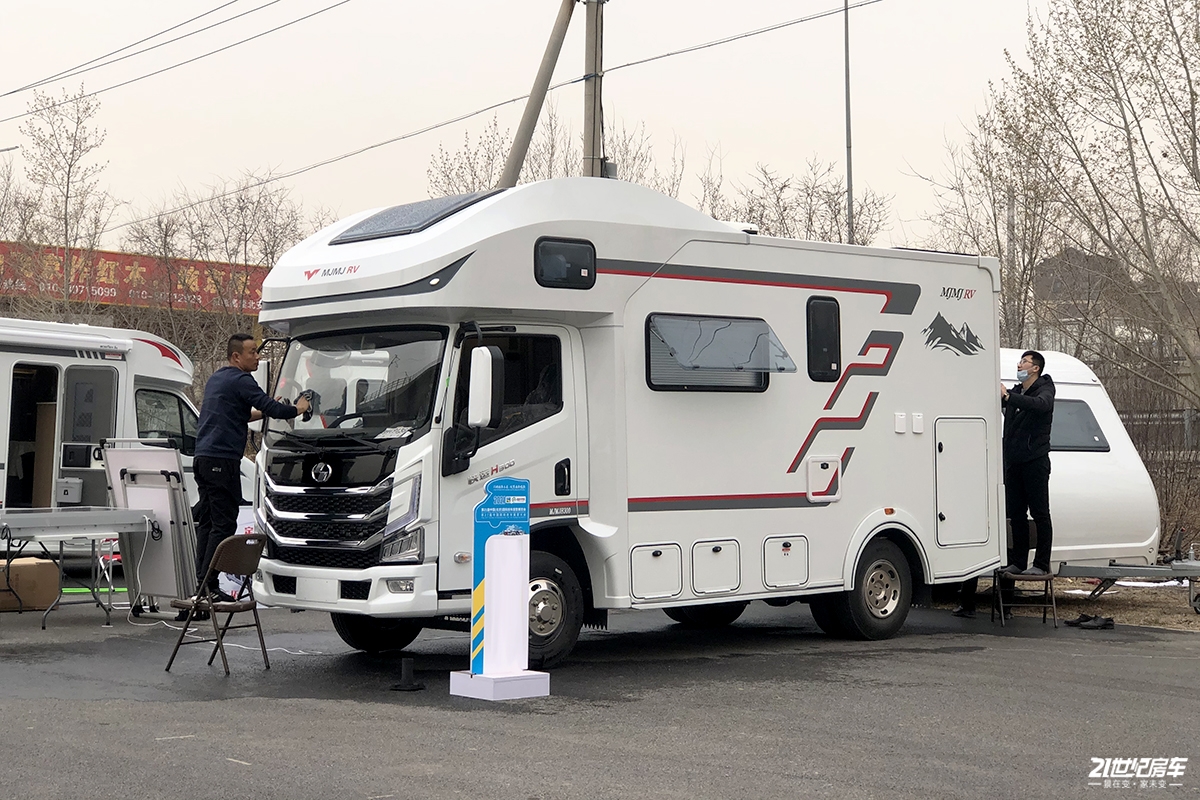 美景美家2021款mjh300房车 官方指导价:33.8万元