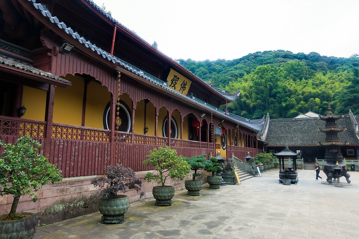 天童寺,位于浙江省宁波市东25公里的太白山麓……__财经头条