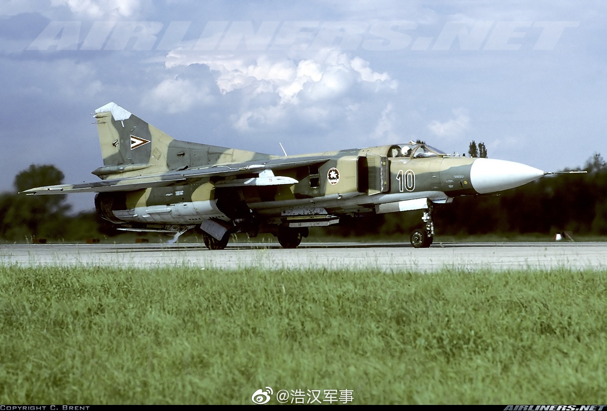 匈牙利空军第47战术战斗机团第47架米格-21和米格-23战斗机的训练飞行