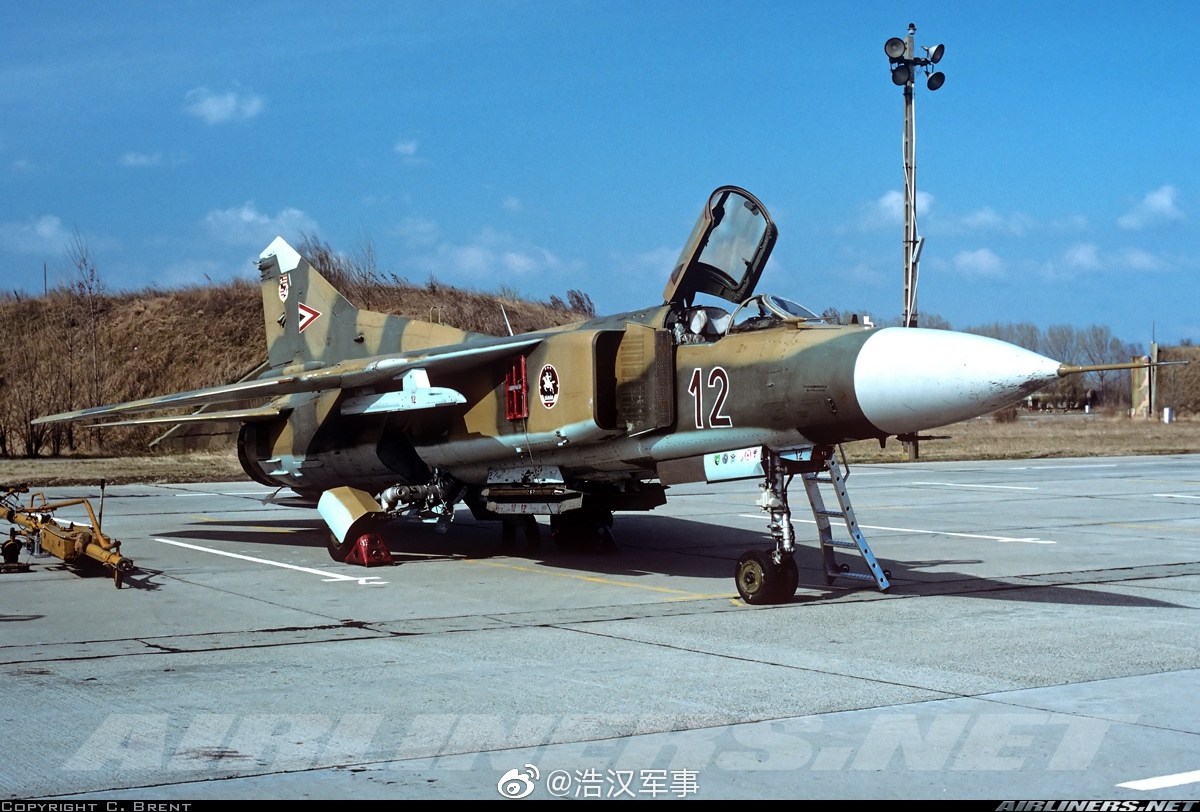 匈牙利空军第47战术战斗机团第47架米格-21和米格-23战斗机的训练飞行