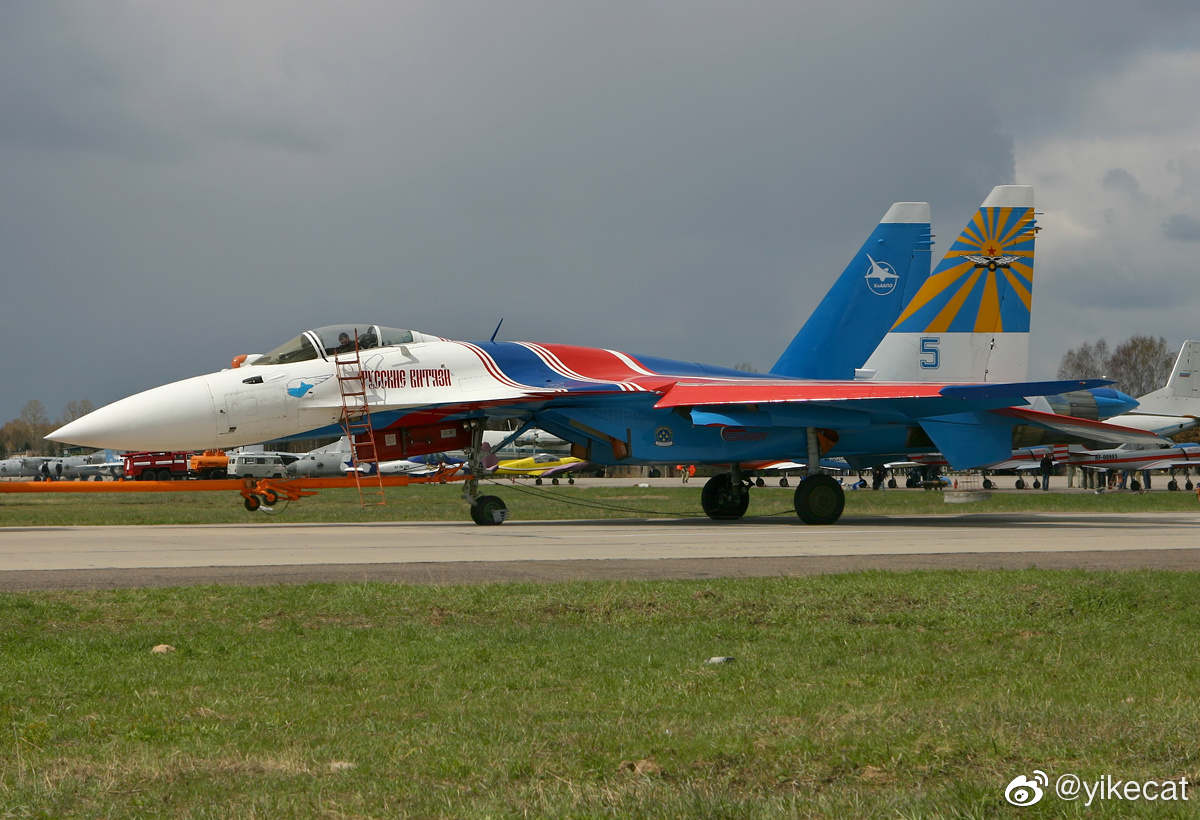 落日余晖,Su-35(Su-27M) Super Flanker“超级侧卫”多用途歼击机|多用途|改型|制导_新浪新闻