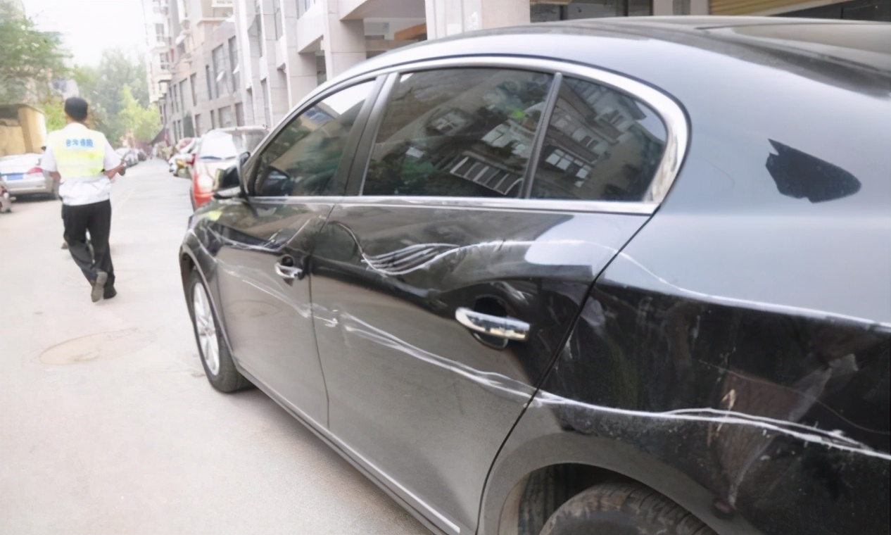 第4种是划痕险,其实车辆遇到划痕还是比较常见的情况,所以看似划痕险