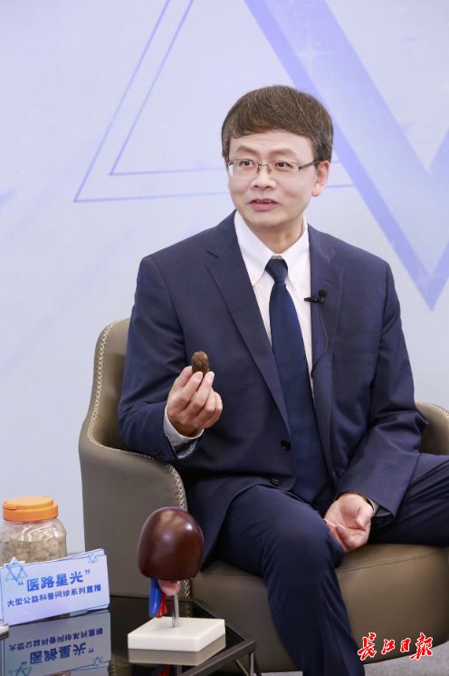 长期不吃早饭真的会长结石,专家支招休闲区蓝鸢梦想 - Www.slyday.coM 长期不吃早饭真的会长结石,专家支招休闲区蓝鸢梦想 - Www.slyday.coM