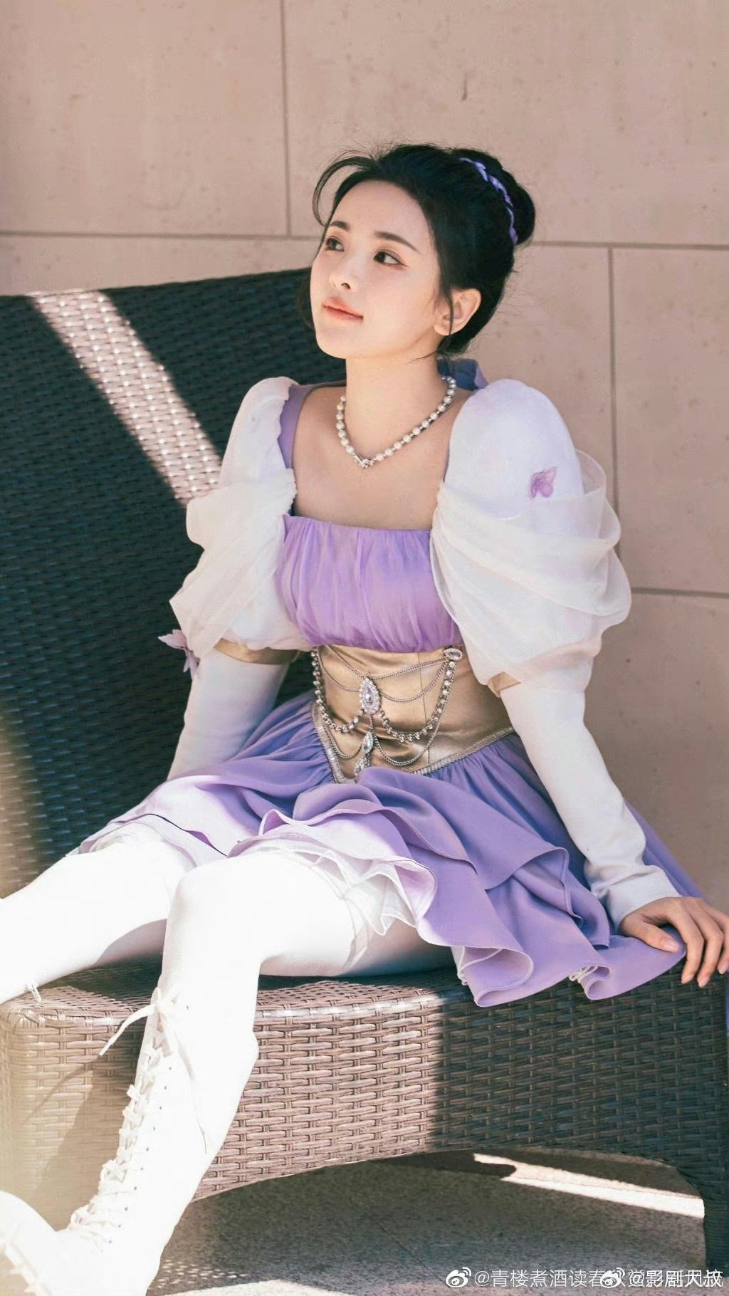 杨超越 要是把长靴换掉,还能更漂亮