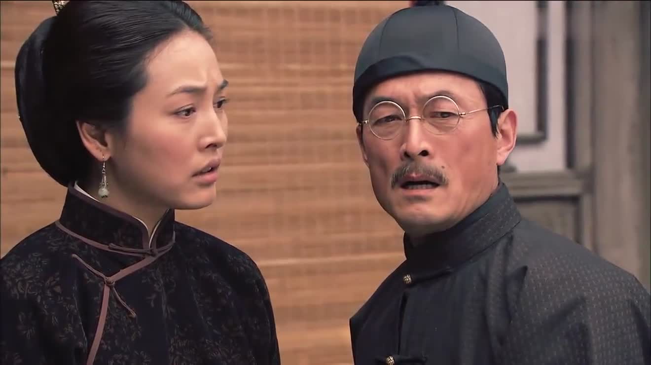 云飞丝路天白绍仁被横刀夺爱设计害何天宝一家这也太狠了