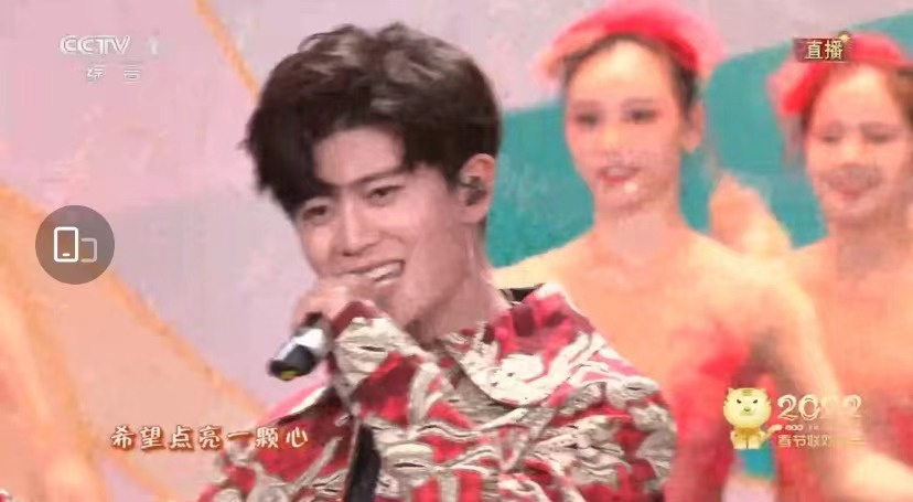 贾玲带着山东方言上春晚、首次主持上热搜...昨晚这些画面，网友都说休闲区蓝鸢梦想 - Www.slyday.coM