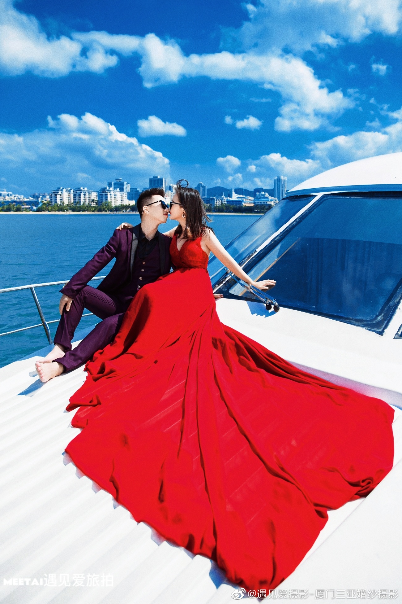 四月去三亚拍了套游艇婚纱照爱情总会在不经意间悄悄降临