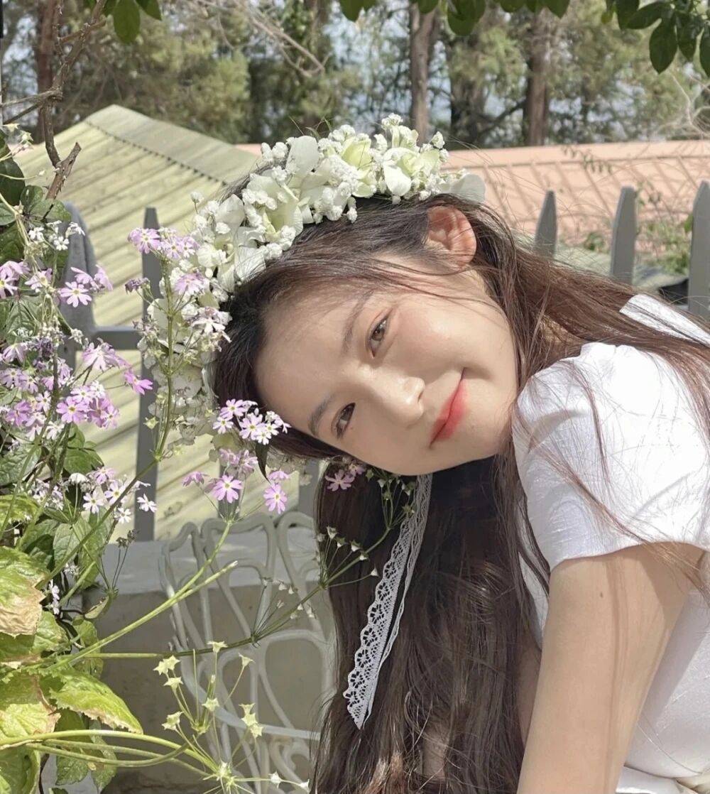 爱情并不是最初的甜蜜 而是繁华退却之后依旧不离不弃 财经头条