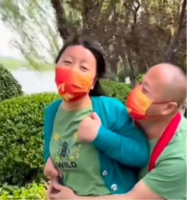 妻子生下孩子5个月成为植物人,6年后苏醒,丈夫精心照顾妻子21年休闲区蓝鸢梦想 - Www.slyday.coM 妻子生下孩子5个月成为植物人,6年后苏醒,丈夫精心照顾妻子21年休闲区蓝鸢梦想 - Www.slyday.coM