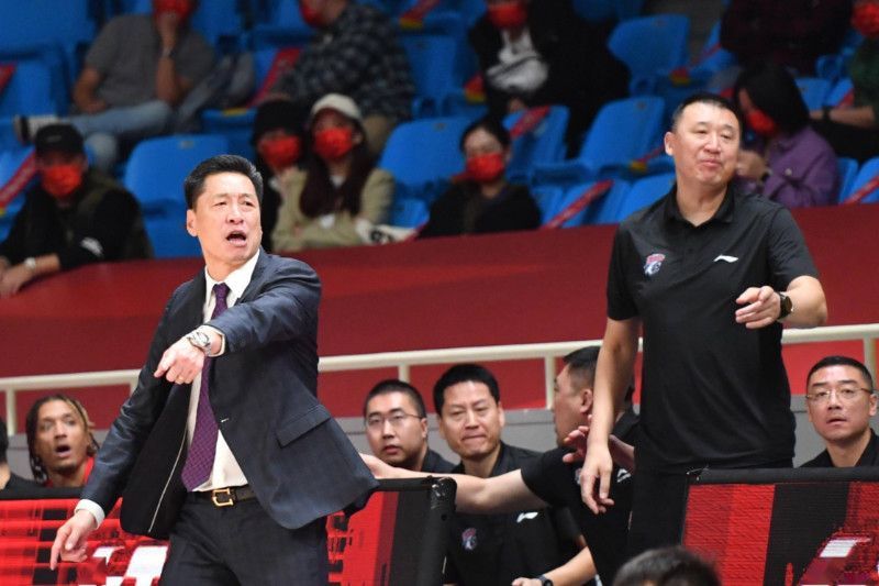 上海的后卫线与锋线短板十分明显,但邵英伦来了!