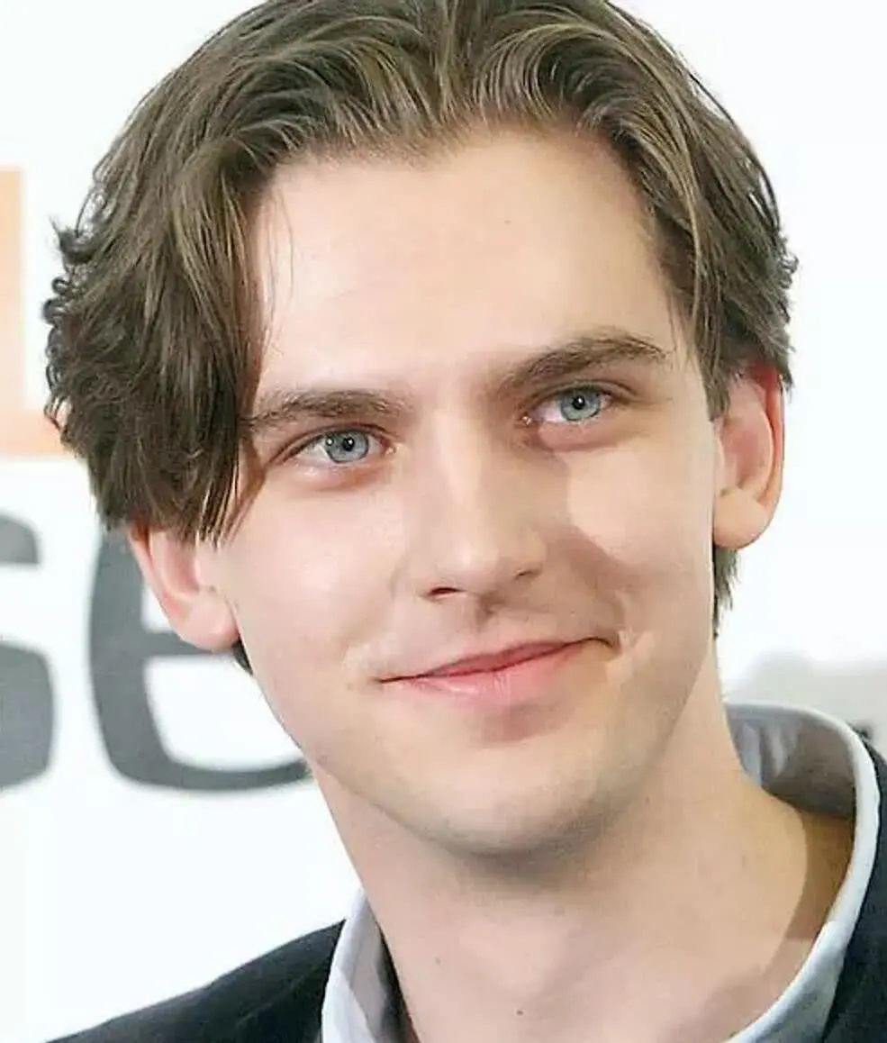 丹史蒂文斯二度搭档导演亚当温加德