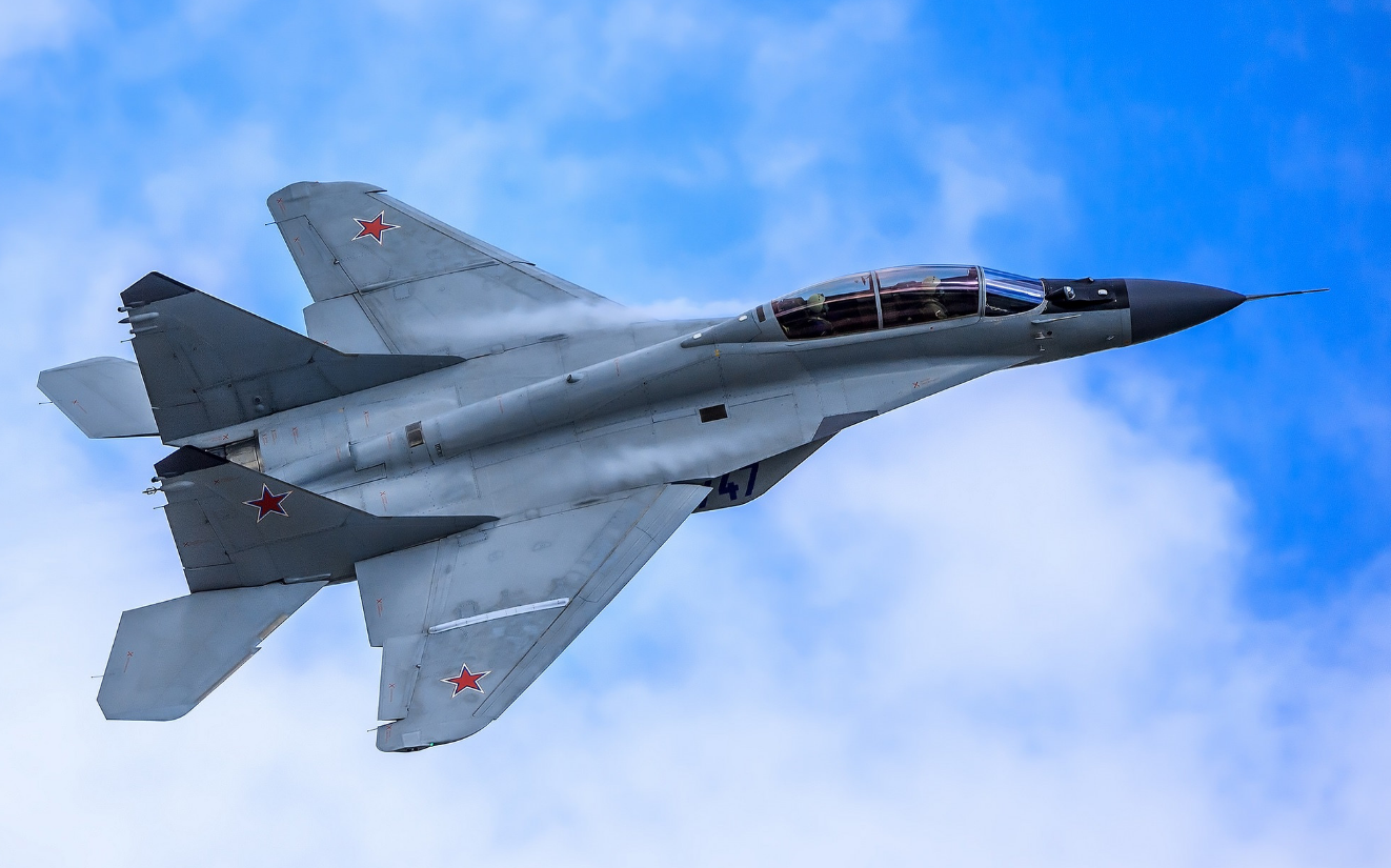 捷报:米格-35战机实现了无人驾驶安全降落,俄媒:未来可期!