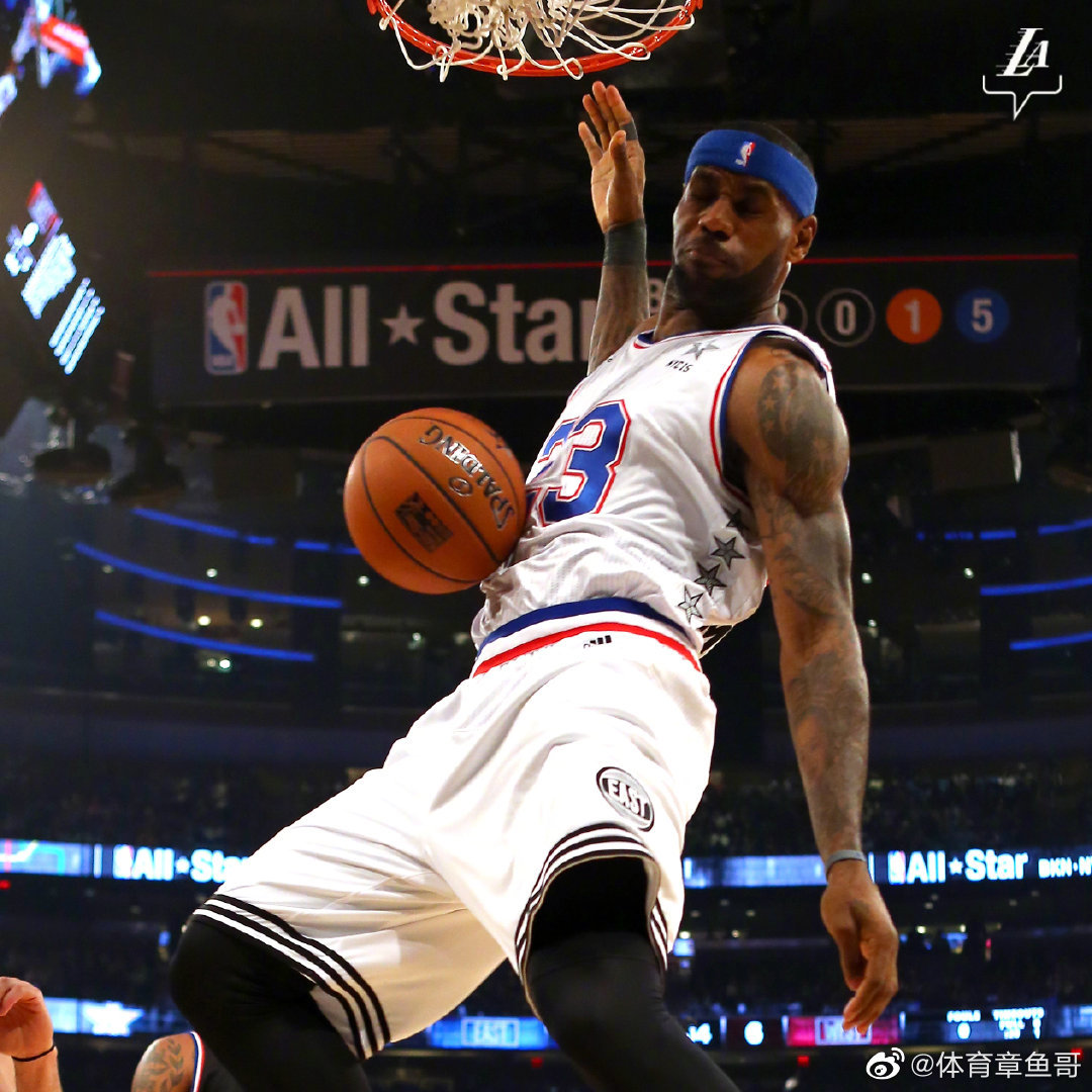 詹姆斯全场高效发挥砍下高分主导比赛走势