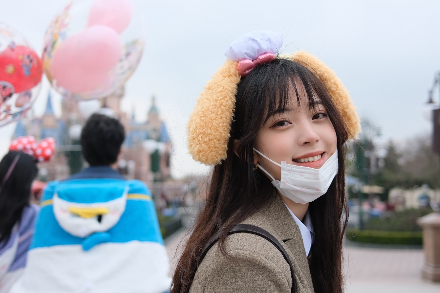 欧阳娜娜 迪士尼出游记