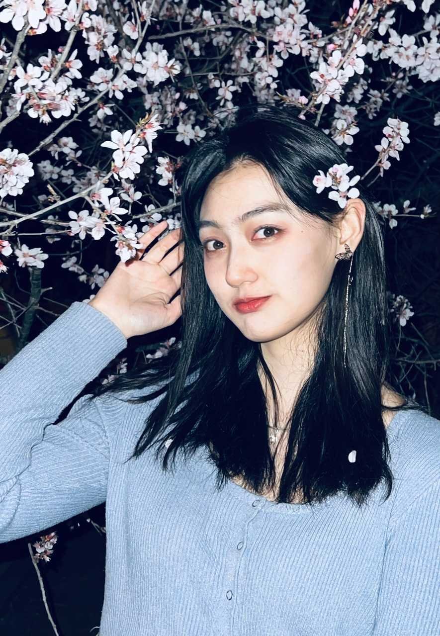 张轶凡中国传媒大学20级播音与主持艺术175cm