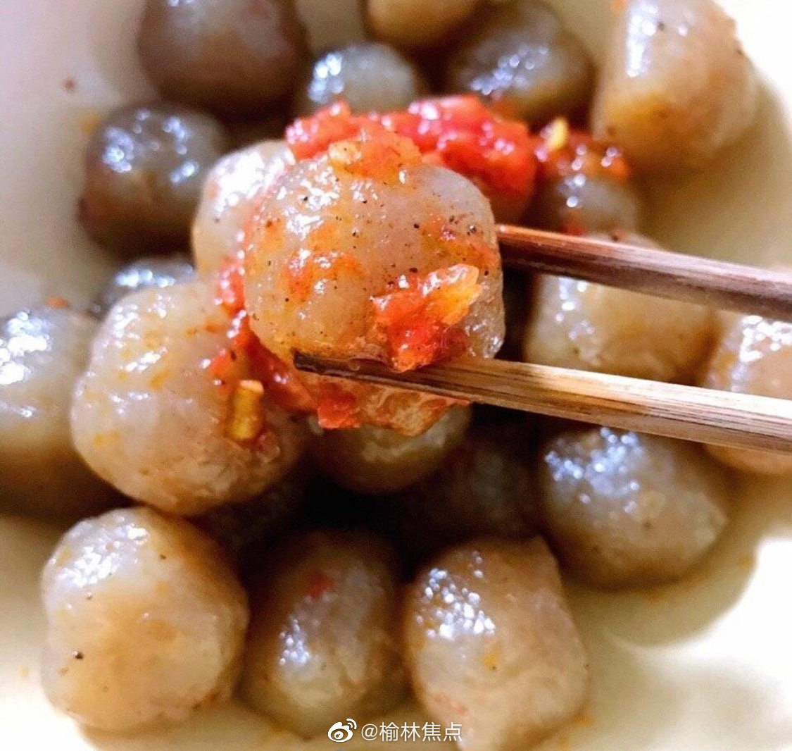 你知道榆林最好吃的黑黑愣愣是哪家么