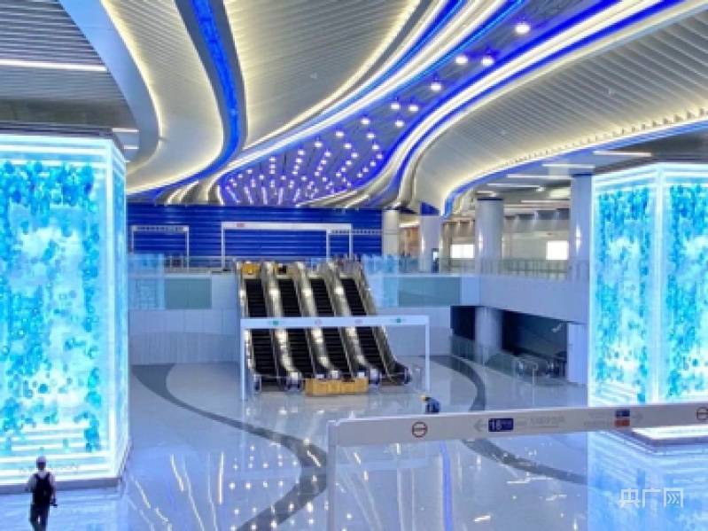 科技感时尚范广州地铁番禺广场站亮相