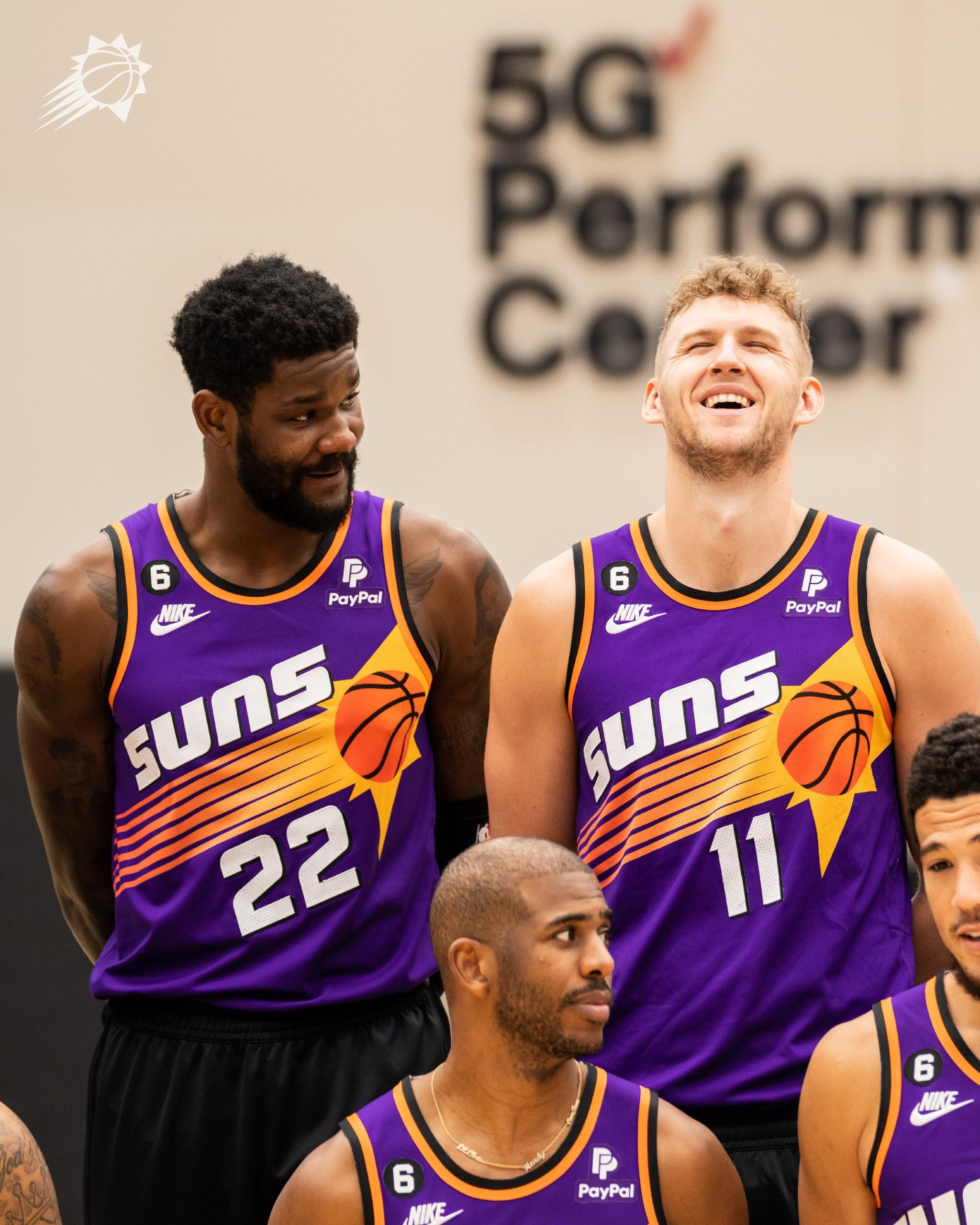 2023菲6767尼克斯太阳队! 全队大合影!