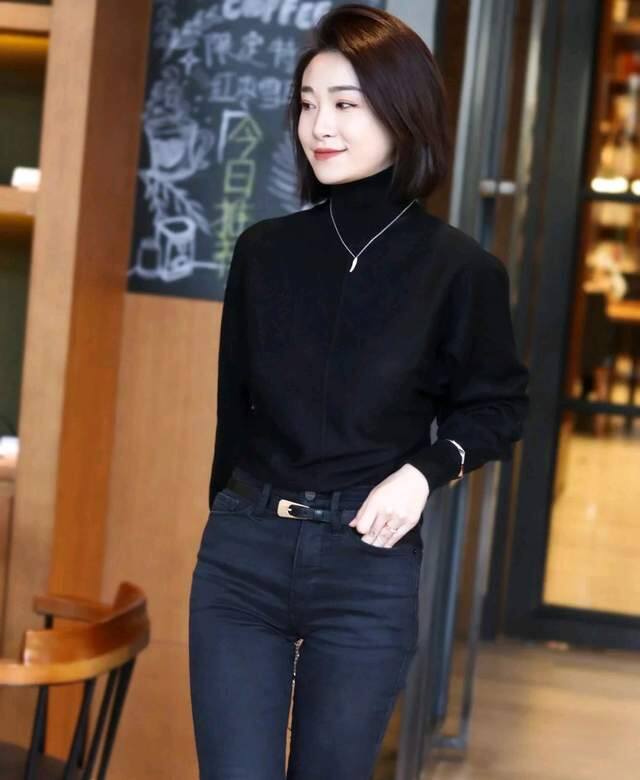 Simple black cheap turtleneck