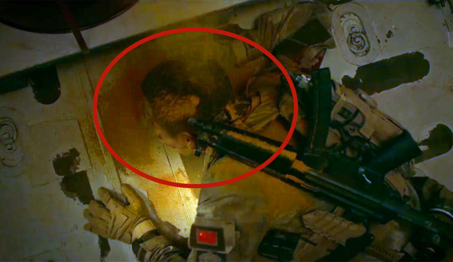 《红海行动》第二部怎么让杨锐回归?因为人家沾染了放射性物质