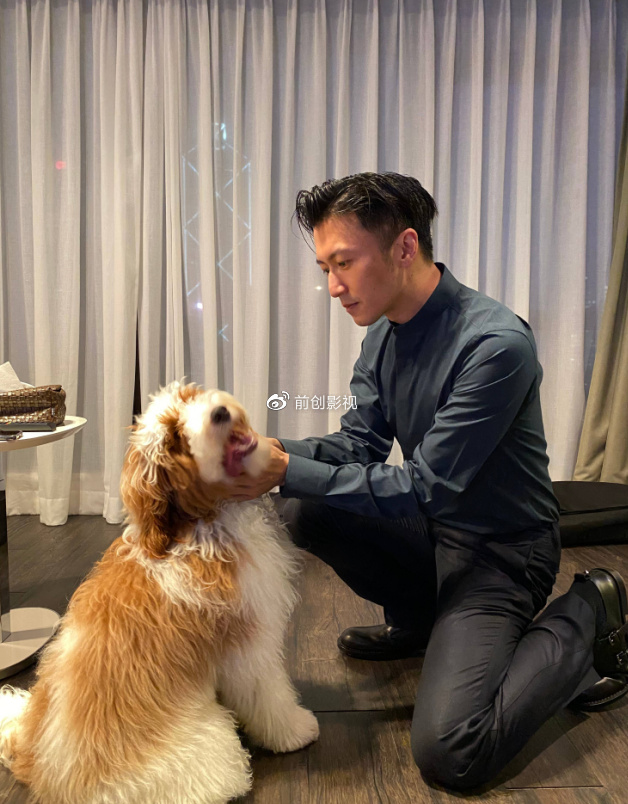 王菲谢霆锋旧照罕见曝光,两人亲密贴脸温馨自拍,离婚已经近10年休闲区蓝鸢梦想 - Www.slyday.coM 王菲谢霆锋旧照罕见曝光,两人亲密贴脸温馨自拍,离婚已经近10年休闲区蓝鸢梦想 - Www.slyday.coM