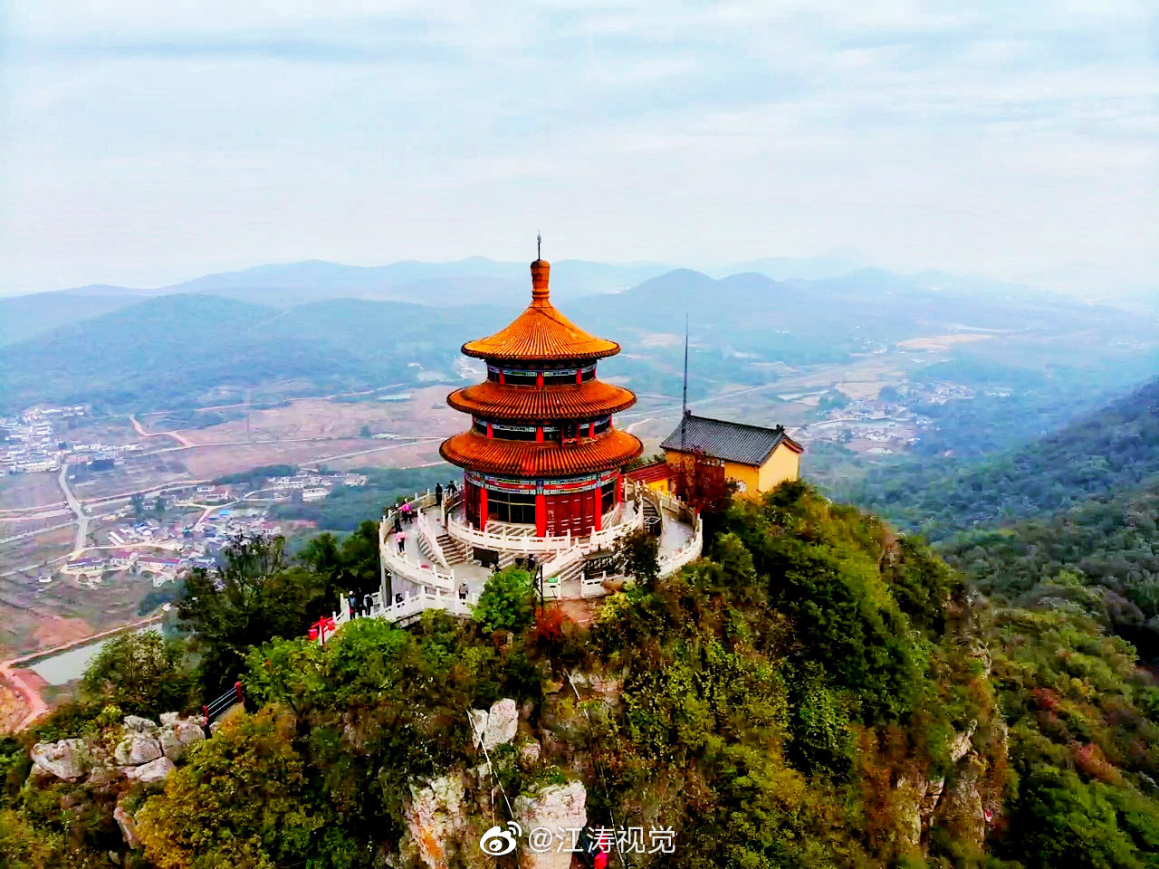 鸡笼山位于安徽马鞍山市和县境内是著名的佛教道教圣地