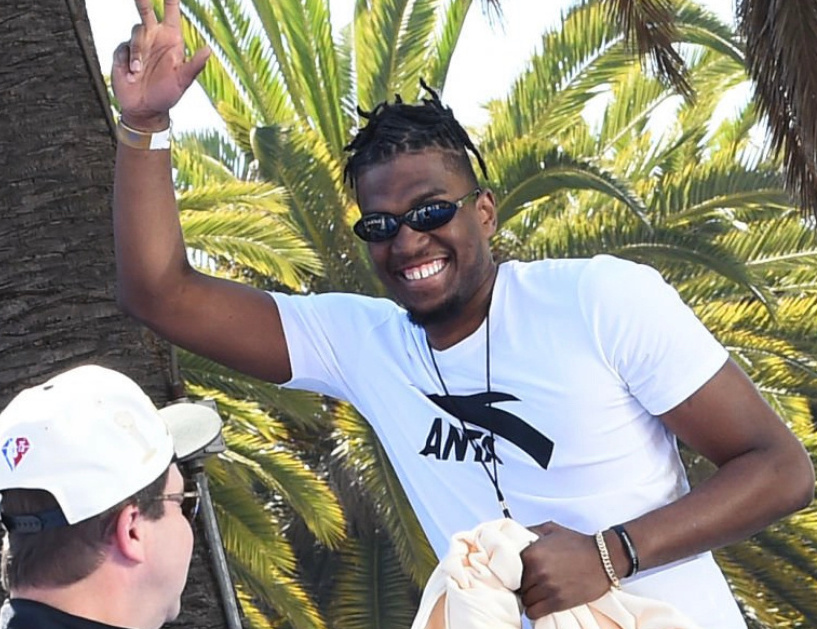 欧文事件反转,勇士续约消息更新,快船继续补强,塔克将联手哈登休闲区蓝鸢梦想 - Www.slyday.coM 欧文事件反转,勇士续约消息更新,快船继续补强,塔克将联手哈登休闲区蓝鸢梦想 - Www.slyday.coM