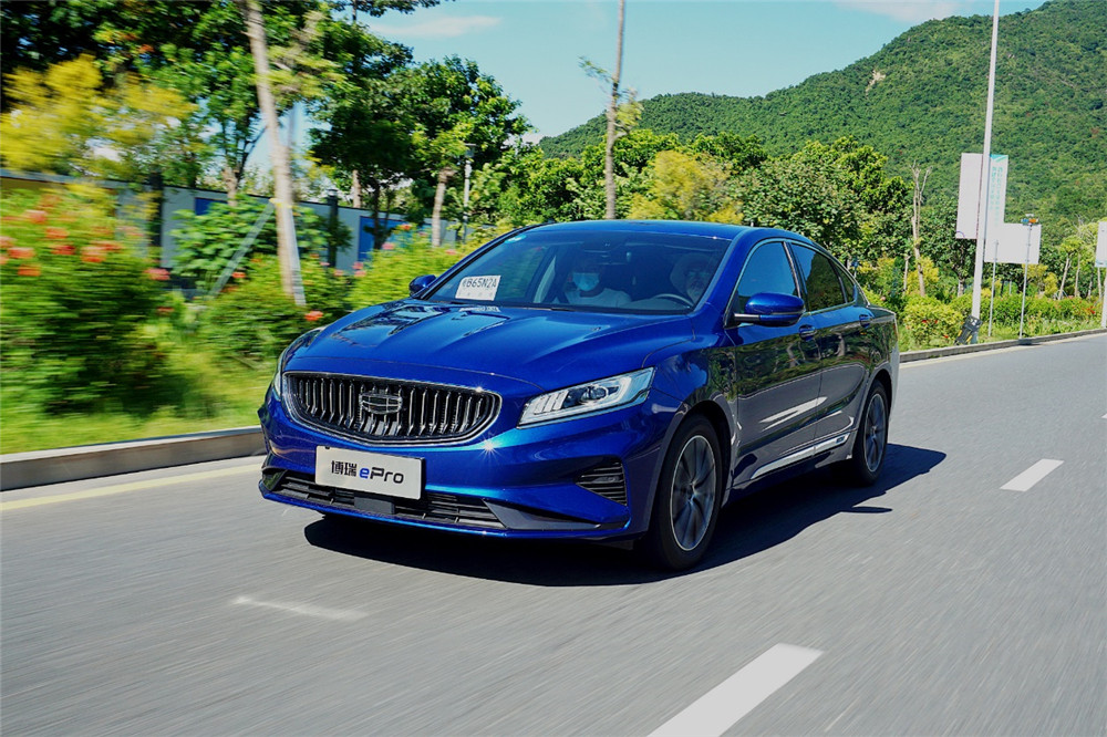 崛起的国产混动试驾吉利嘉际epro博瑞epro