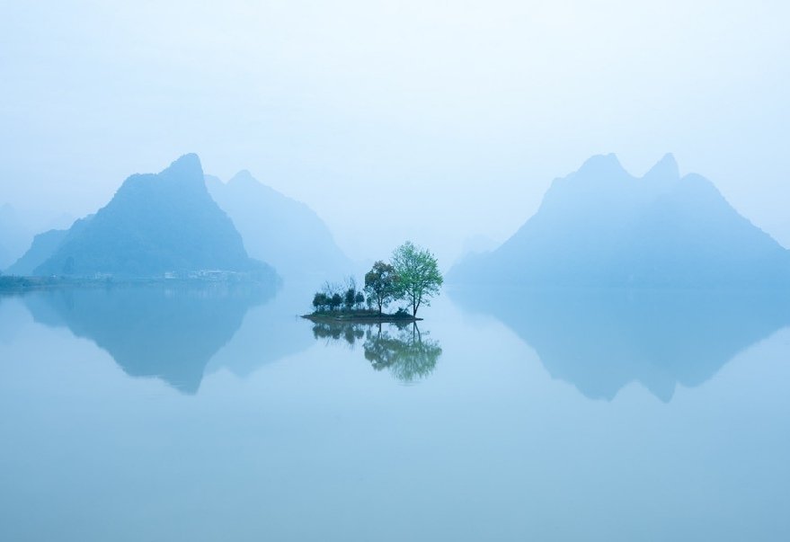 风烟俱净,天山共色.从流飘荡,任意东西