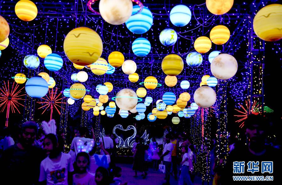 亳州:奇幻灯光秀 点亮"夜经济"