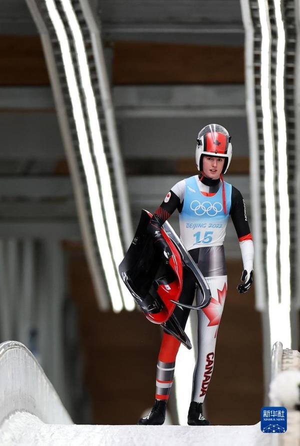 女子单人雪橇赛况