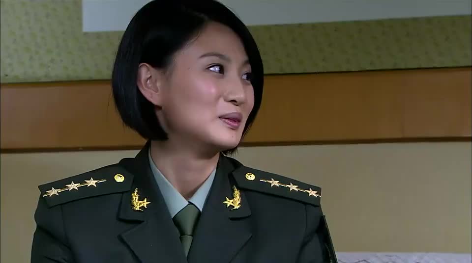 利刃出鞘唐心怡着急去找何晨光前脚刚走爷爷的待遇就下降了