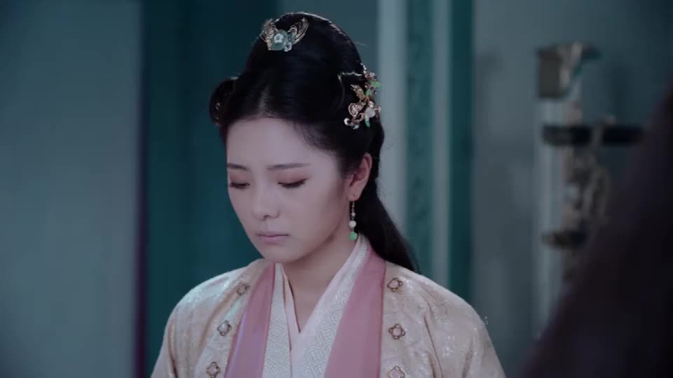 陈情令默不作声的秦愫突然抢了匕首刺入腹中众人傻眼了