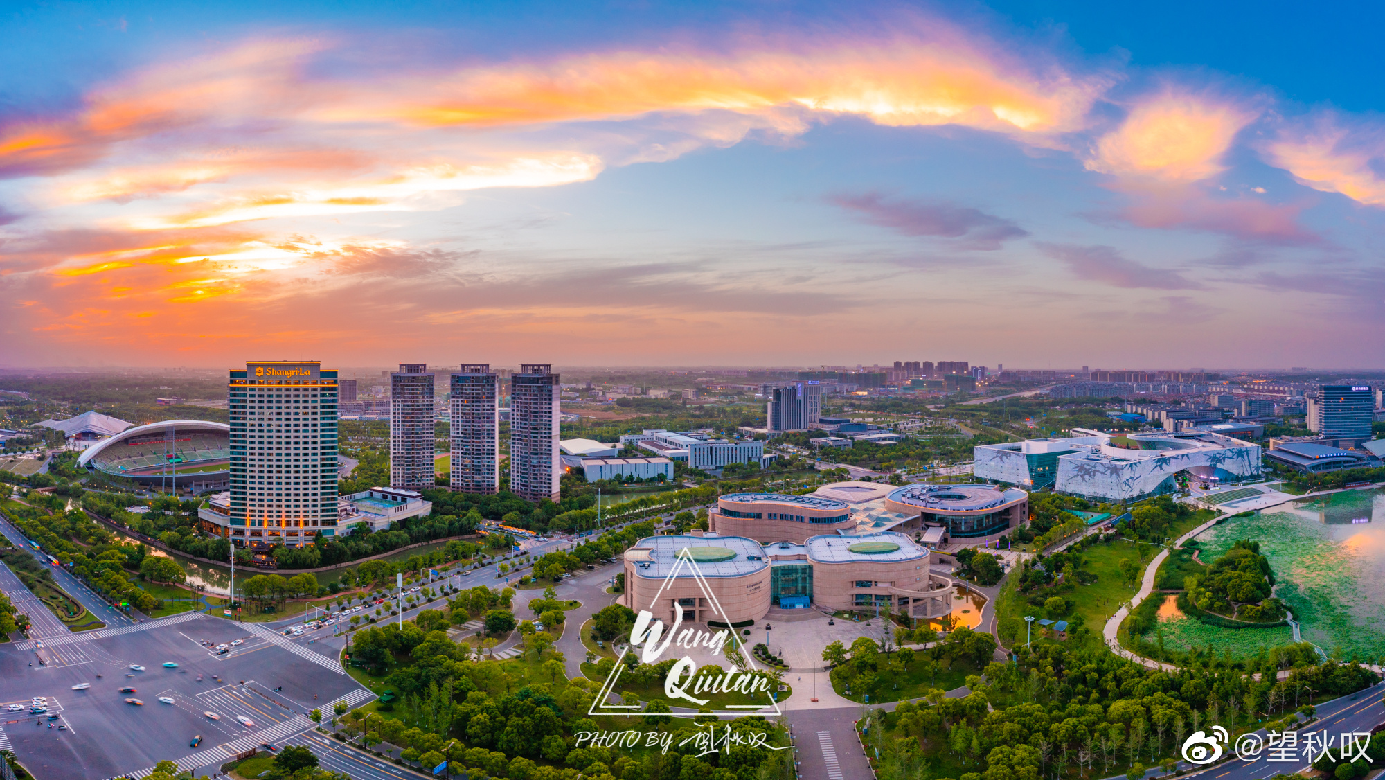 航拍扬州西区明月湖晚霞,这几日的天空异常精彩
