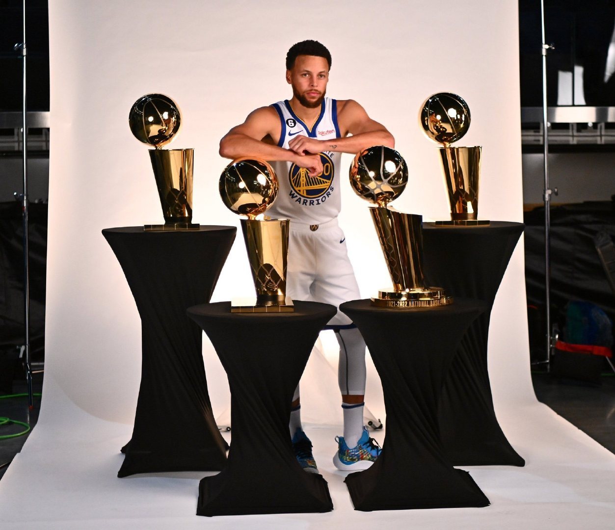 库里新赛季定妆照