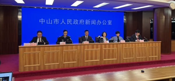 中山确诊病例感染源头不明，社区传播风险高……休闲区蓝鸢梦想 - Www.slyday.coM