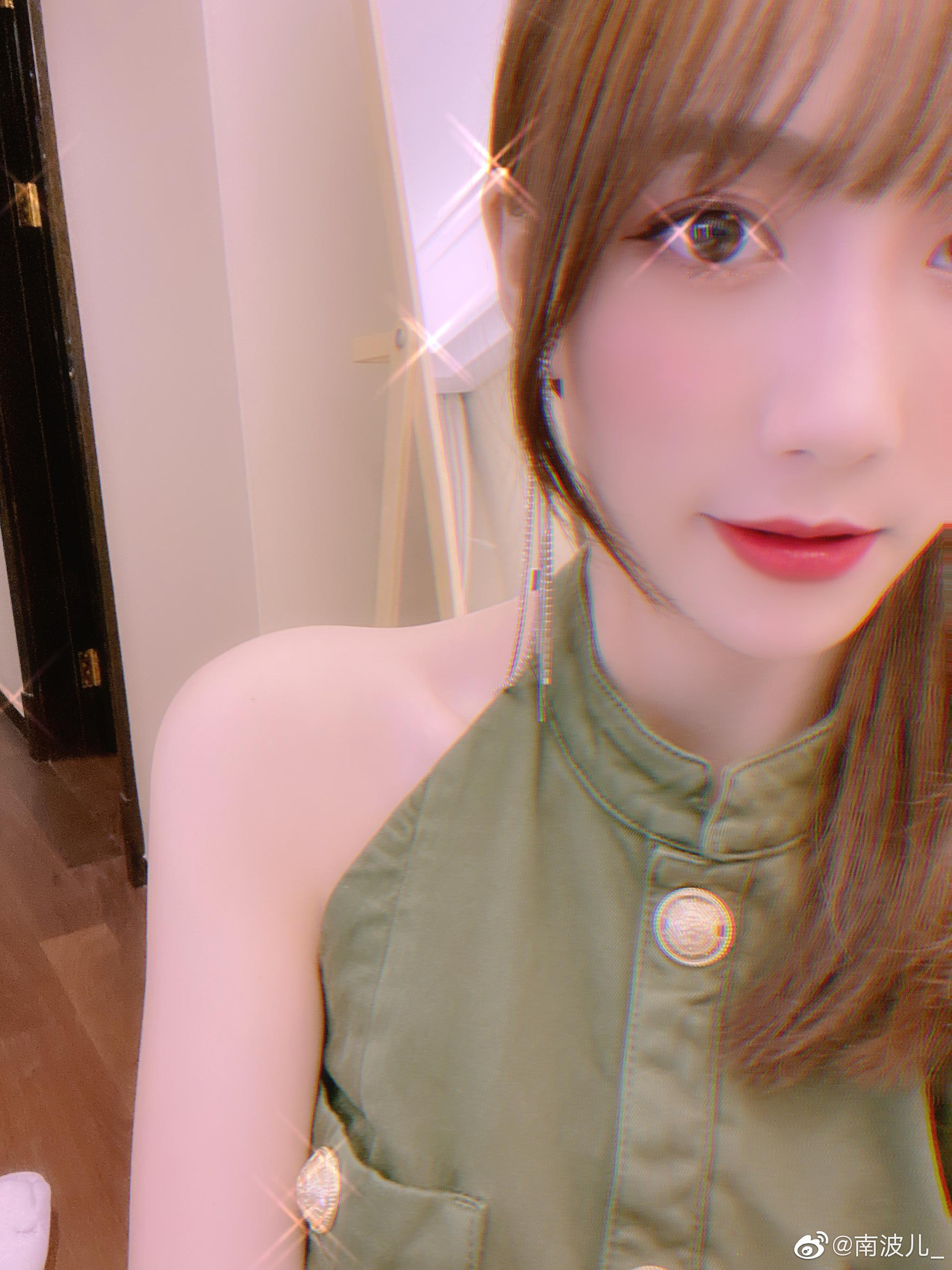 来自终于正儿八经画了个妆的懒狗九连拍