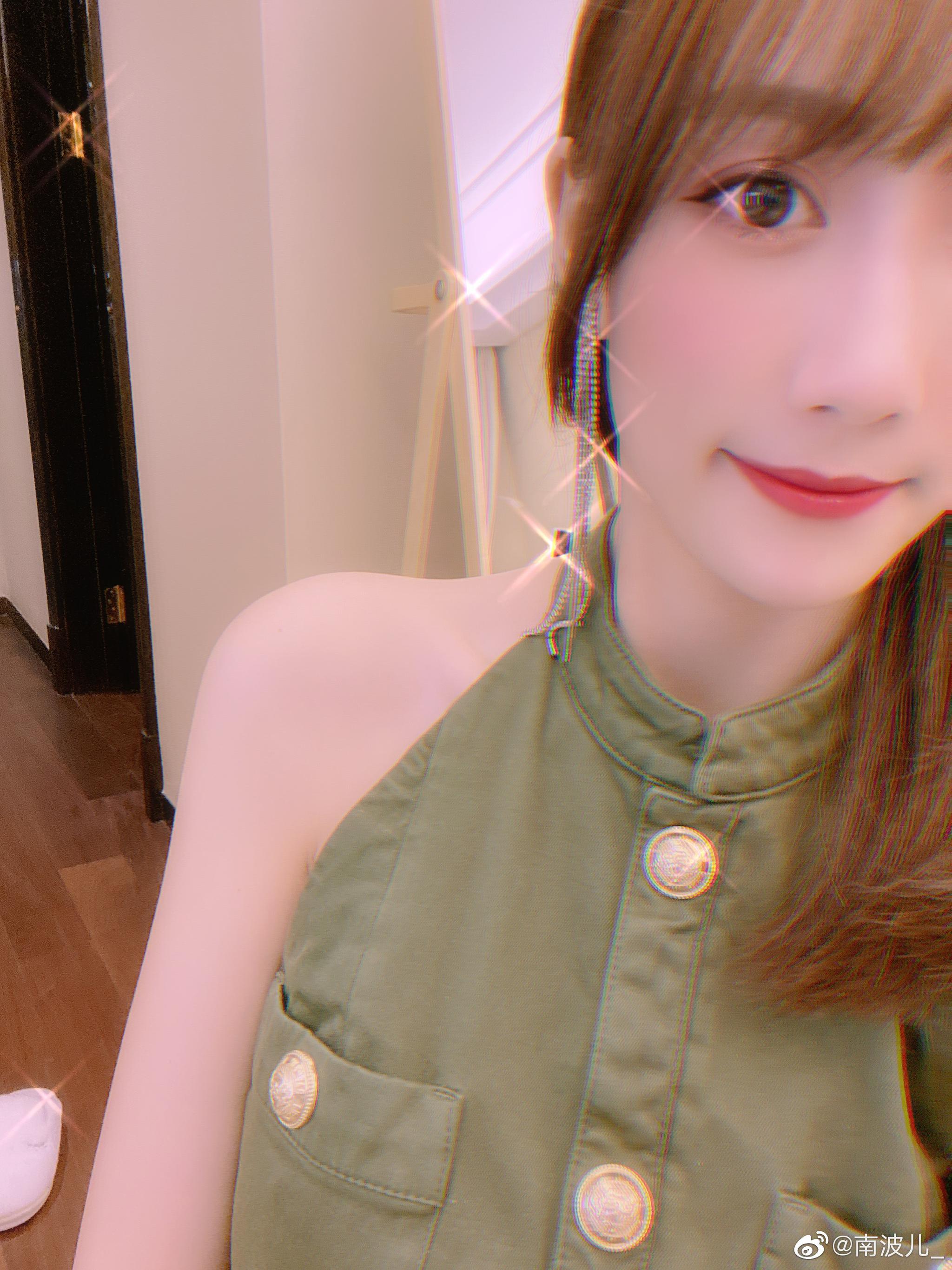 来自终于正儿八经画了个妆的懒狗九连拍