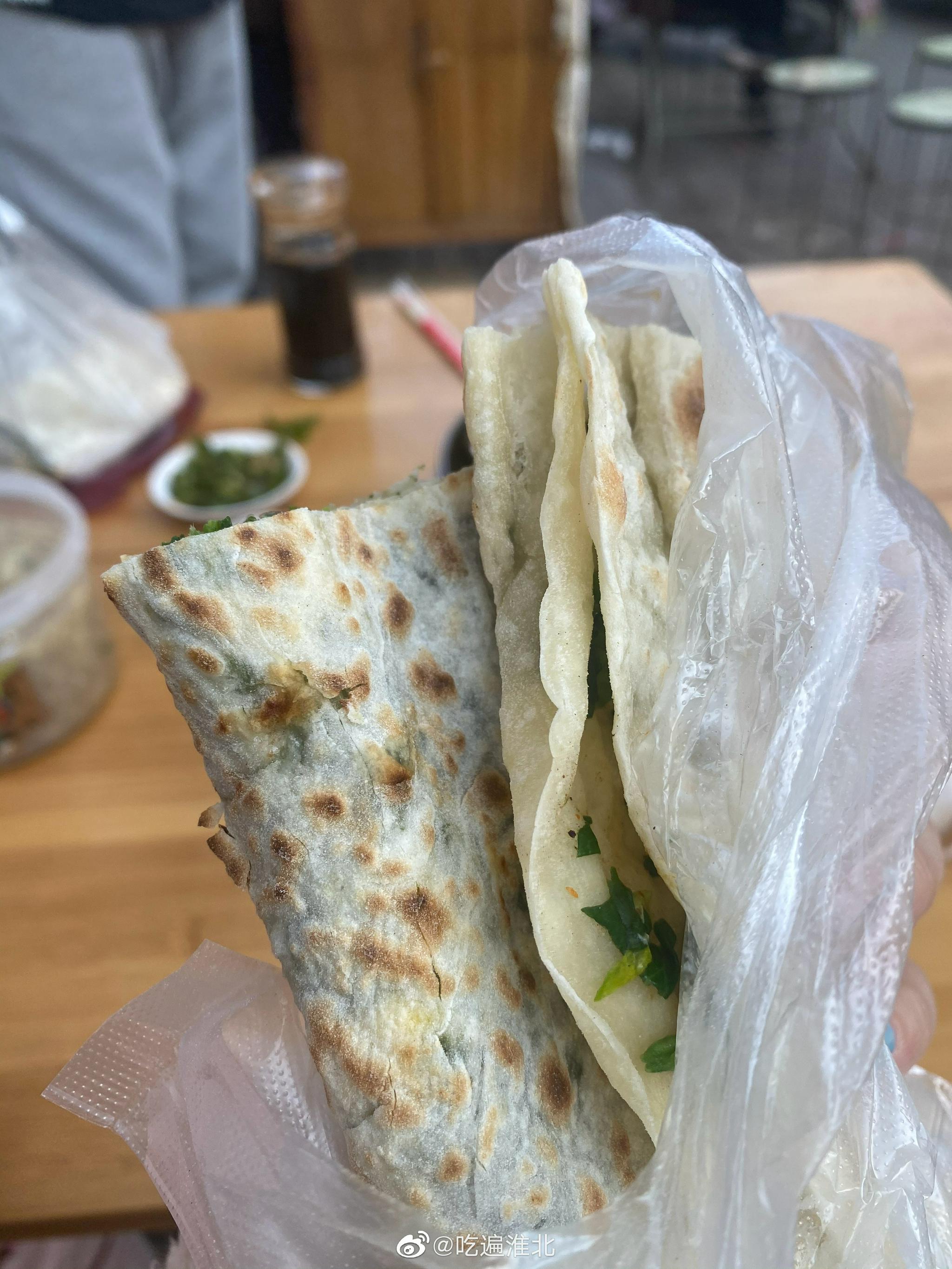 曼城这边的早点摊摊……|煎饼果子|肉包子|鸡蛋饼_新浪新闻