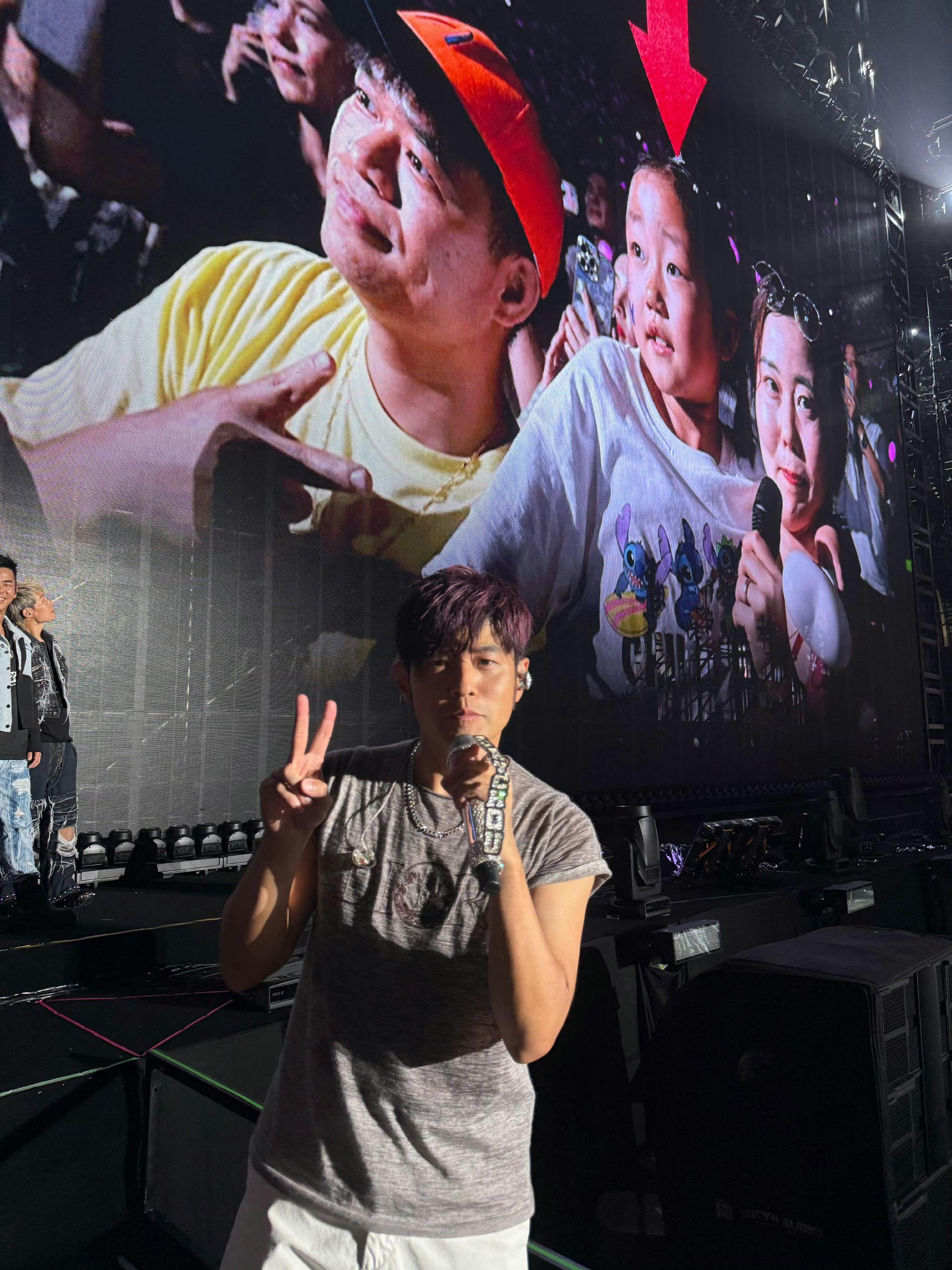 周杰伦三亚演唱会 大合影!