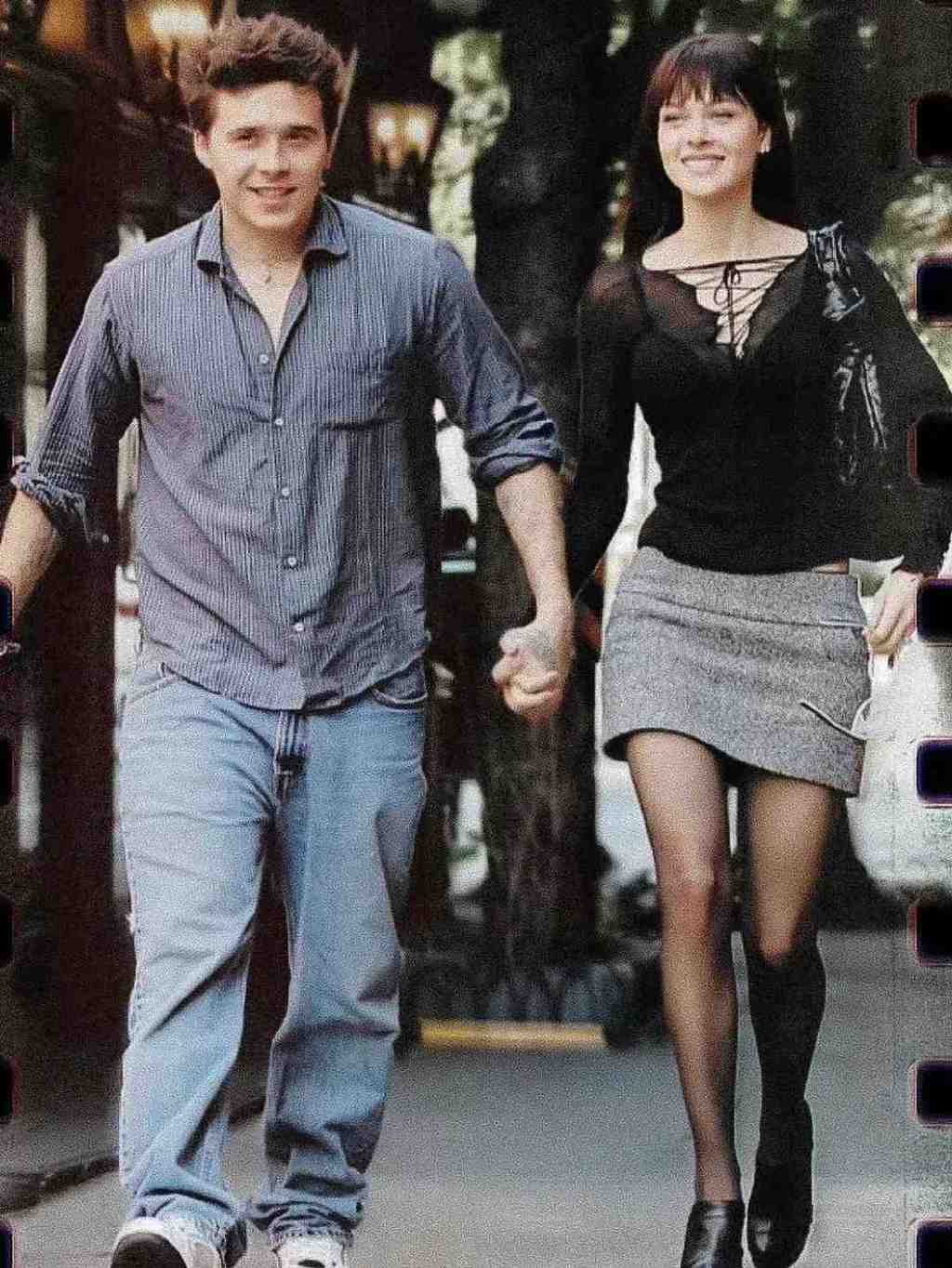 大布终于变帅气!穿白衬衫跟娇妻看秀,妮可拉露脐装造型大抢风头休闲区蓝鸢梦想 - Www.slyday.coM 大布终于变帅气!穿白衬衫跟娇妻看秀,妮可拉露脐装造型大抢风头休闲区蓝鸢梦想 - Www.slyday.coM